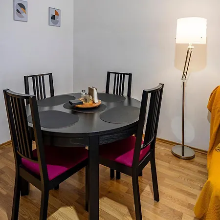Cozy Old Town Zelezna Apartament *